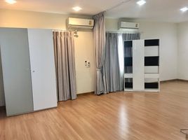 4 Schlafzimmer Reihenhaus zu verkaufen im Golden Town Ladprao - Kaset Nawamin, Khlong Kum, Bueng Kum