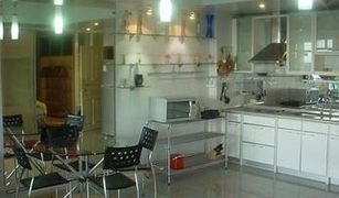2 Bedrooms Condo for sale in Khlong Toei, Bangkok Monterey Place