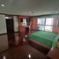 3 спален Кондо в аренду в Rishi Court, Khlong Toei Nuea