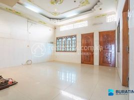 2 Schlafzimmer Haus zu verkaufen in Chamkar Mon, Phnom Penh, Tuol Svay Prey Ti Muoy