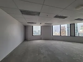 109 m² Office for rent at Emporium Tower, Khlong Tan, Khlong Toei, Bangkok
