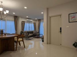 4 Schlafzimmer Appartement zu vermieten im Setthasiri Krungthep Kreetha, Hua Mak