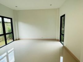 4 Bedroom House for sale in Warorot Market, Chang Moi, Chang Moi