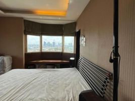 5 Schlafzimmer Wohnung zu verkaufen im Royal Castle Pattanakarn, Suan Luang