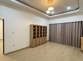 4 Bedroom House for sale in The Chilled Shopping Mall, Nong Prue, Nong Prue