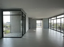 1,000 кв.м. Office for rent in Суан Луанг, Бангкок, Suan Luang, Суан Луанг