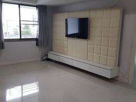 3 Schlafzimmer Appartement zu vermieten im Royal Castle, Khlong Tan Nuea