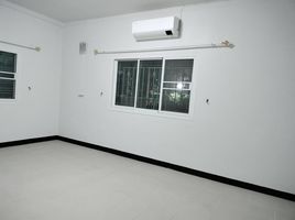 4 Schlafzimmer Villa zu verkaufen im Chitnara, Sala Thammasop