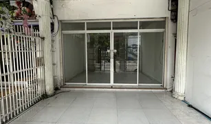 2 Bedrooms Townhouse for sale in Anusawari, Bangkok 