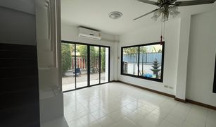 3 chambres Maison a vendre à Bang Chan, Bangkok Baan Burirom Ramintra - Safari