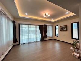 4 Bedroom House for sale in Bangkok, Khlong Chan, Bang Kapi, Bangkok