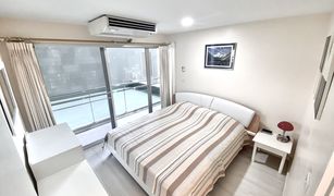 2 Bedrooms Condo for sale in Cha-Am, Phetchaburi Rimhad Condo