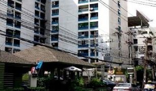 2 Schlafzimmern Wohnung zu verkaufen in Khlong Toei Nuea, Bangkok Ruenrudee Condominium