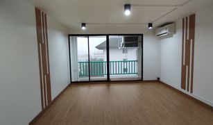 Studio Wohnung zu verkaufen in Khlong Chan, Bangkok City Villa