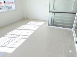 200 кв.м. Office for rent in Бангкок, Nawamin, Буенг Кум, Бангкок