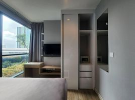 2 Bedroom Condo for sale at Ideo Mobi Sathorn, Bang Lamphu Lang