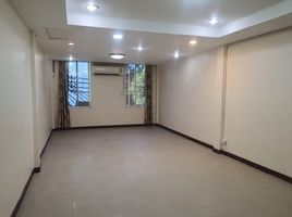 5 Bedroom Whole Building for rent in Phra Khanong, Bangkok, Bang Chak, Phra Khanong