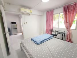 1 Schlafzimmer Appartement zu vermieten im Century Park Condominium, Chomphon