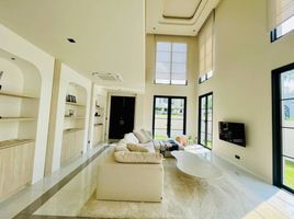 5 Bedroom Villa for sale at Patta Arcade , Nong Pla Lai