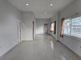3 Bedroom Townhouse for rent at Baan Burapa Land Sriracha, Surasak, Si Racha, Chon Buri, Thailand