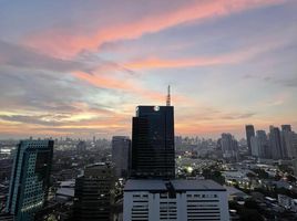 1 Schlafzimmer Wohnung zu verkaufen im Oka Haus, Khlong Tan