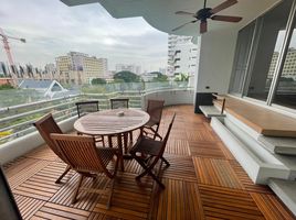 4 Bedroom Apartment for rent at Baan Koon Apartment, Thung Mahamek