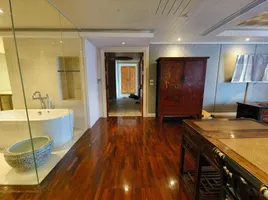 2 Bedroom Condo for sale at Lebua at State Tower, Bang Rak