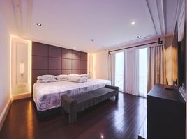 4 Schlafzimmer Reihenhaus zu verkaufen im Baan Lux-Sathon, Chong Nonsi
