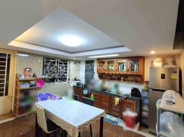 4 Bedroom Townhouse for sale in Phnom Penh, Chrang Chamreh Ti Muoy, Russey Keo, Phnom Penh