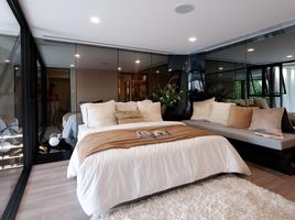 1 Schlafzimmer Wohnung zu verkaufen im KnightsBridge Space Sukhumvit-Rama 4, Phra Khanong