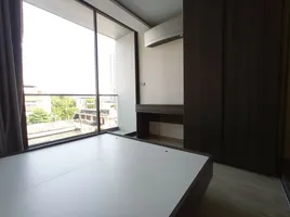 1 Schlafzimmer Wohnung zu vermieten im 168 Sukhumvit 36, Phra Khanong