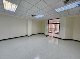 108 m² Office for rent at BB Building, Khlong Toei Nuea, Watthana