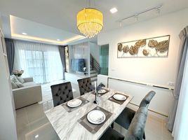 4 спален Вилла в аренду в Golden Neo Sukhumvit Lasalle, Samrong Nuea