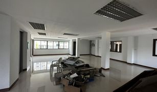 5 Bedrooms Whole Building for sale in Bang Lamphu Lang, Bangkok 