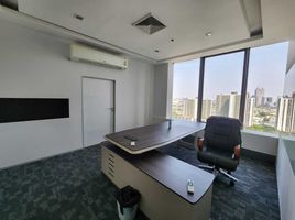 150 SqM Office for rent at The Ninth Towers Grand Rama9, Huai Khwang, Huai Khwang