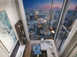 2 спален Кондо на продажу в Cloud Residences SKV23, Khlong Toei Nuea