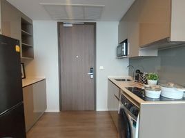 2 Bedroom Condo for sale at Whizdom Essence, Bang Chak, Phra Khanong