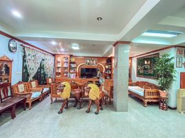 7 Bedroom Villa for sale in Bangkok, Chantharakasem, Chatuchak, Bangkok