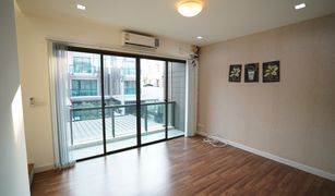 3 Bedrooms Townhouse for sale in Samae Dam, Bangkok Town Avenue Cocos Rama 2