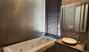 2 Bedrooms Condo for sale in Suriyawong, Bangkok M Silom