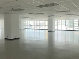 950 кв.м. Office for rent at United Business Centre II, Khlong Tan Nuea, Щаттхана
