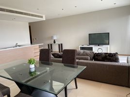 3 спален Кондо в аренду в The Emporio Place, Khlong Tan