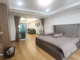 1 Schlafzimmer Appartement zu vermieten im Nusa State Tower Condominium, Si Lom