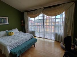 3 Schlafzimmer Villa zu verkaufen im Villas Paseo del Río, Goicoechea