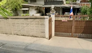 Studio House for sale in Sam Sen Nok, Bangkok 