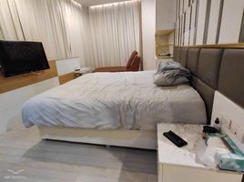 2 Schlafzimmer Appartement zu vermieten im The Room Sukhumvit 21, Khlong Toei Nuea