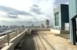 5 bedroom Condo for sale in Bangkok, Thailand