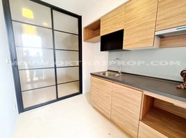 1 Schlafzimmer Wohnung zu verkaufen im Brix Condominium Charan 64, Bang Yi Khan