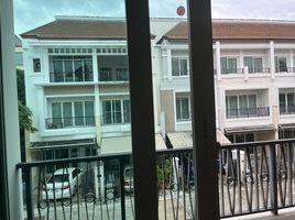3 Bedroom Townhouse for sale at Baan Klangkrung Sathorn, Bang Khlo, Bang Kho Laem