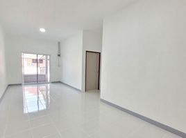 2 спален Таунхаус for sale in Roi Et, Nuea Mueang, Mueang Roi Et, Roi Et